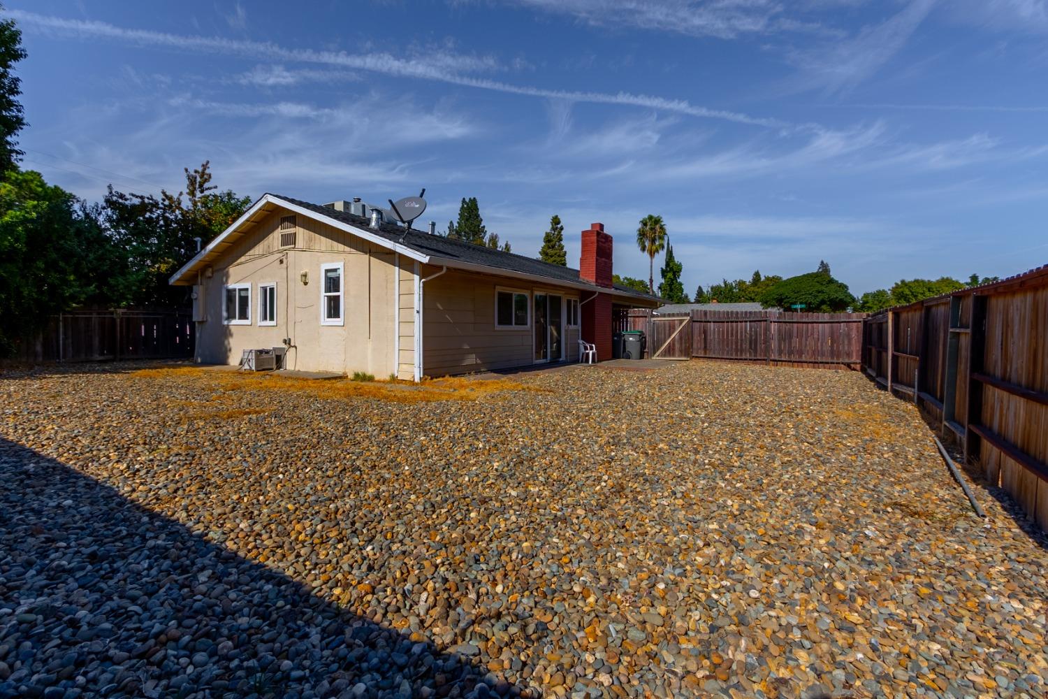 Detail Gallery Image 15 of 28 For 901 Joan St, West Sacramento,  CA 95605 - 3 Beds | 2 Baths