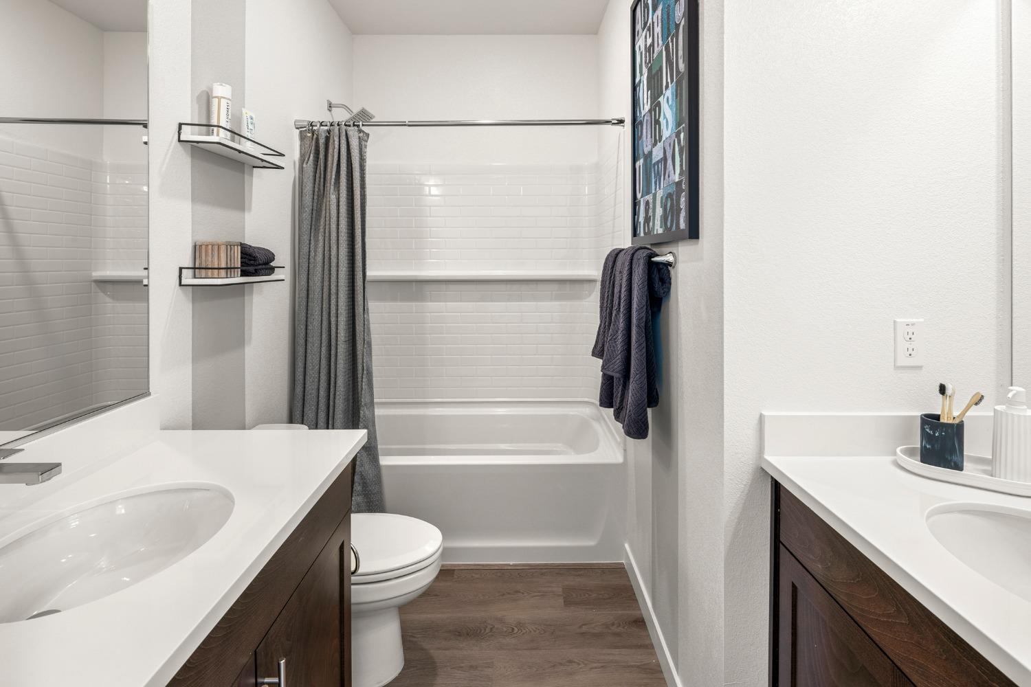 Detail Gallery Image 34 of 41 For 8612 Starburst Way, Sacramento,  CA 95823 - 4 Beds | 2/1 Baths