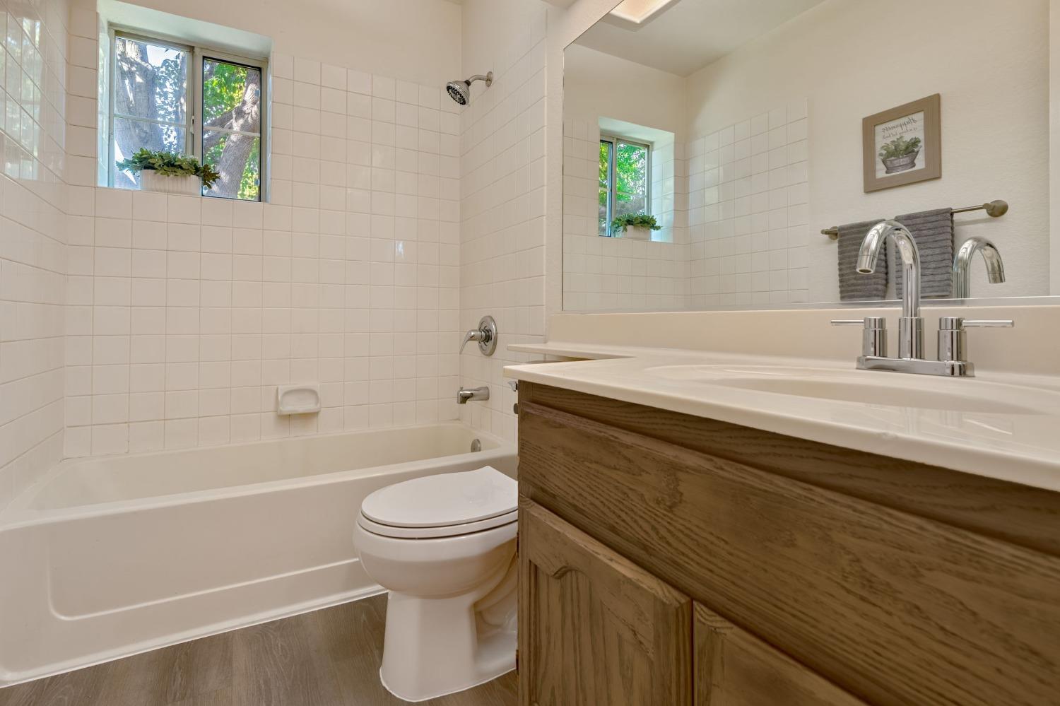 Detail Gallery Image 25 of 39 For 7621 Suncove Lane, Sacramento,  CA 95828 - 3 Beds | 2 Baths