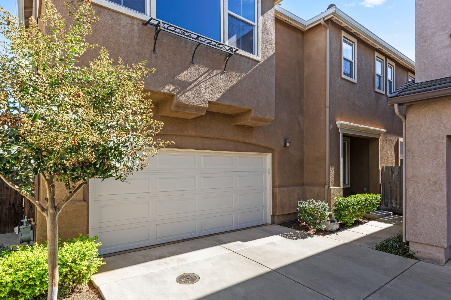 Detail Gallery Image 1 of 30 For 3848 Purple Finch Ln, Modesto,  CA 95355 - 3 Beds | 2/1 Baths