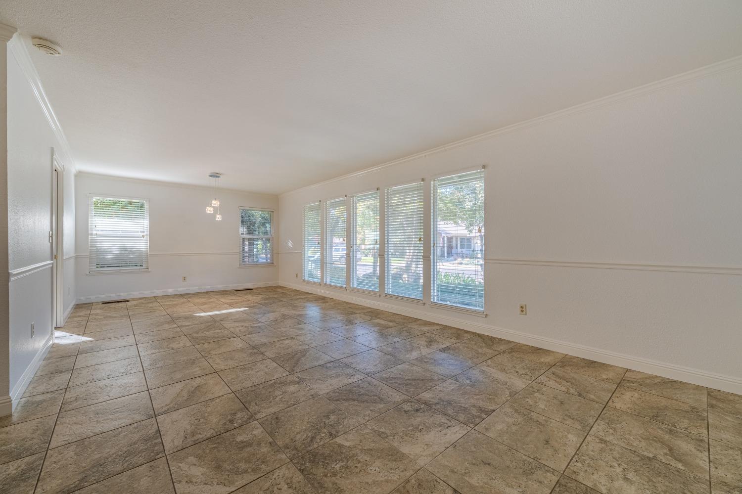 Detail Gallery Image 11 of 53 For 3440 Osborne Dr, Modesto,  CA 95350 - 3 Beds | 2 Baths