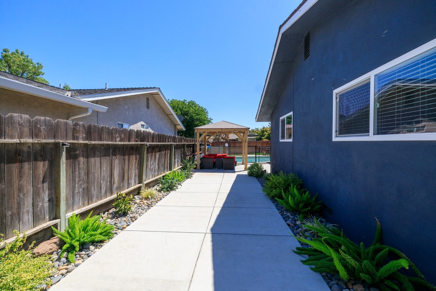 Detail Gallery Image 32 of 42 For 1200 Scottsdale Way, Modesto,  CA 95355 - 3 Beds | 2 Baths