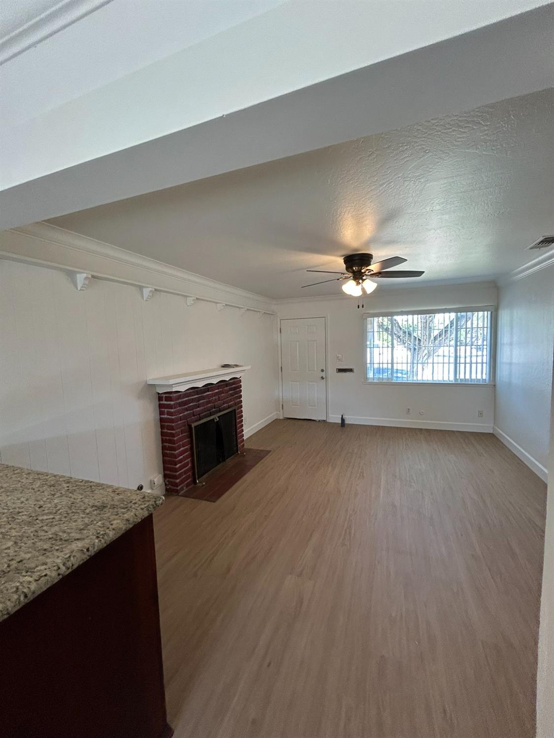 Detail Gallery Image 15 of 25 For 6932 Bowling Dr, Sacramento,  CA 95823 - 3 Beds | 1/1 Baths