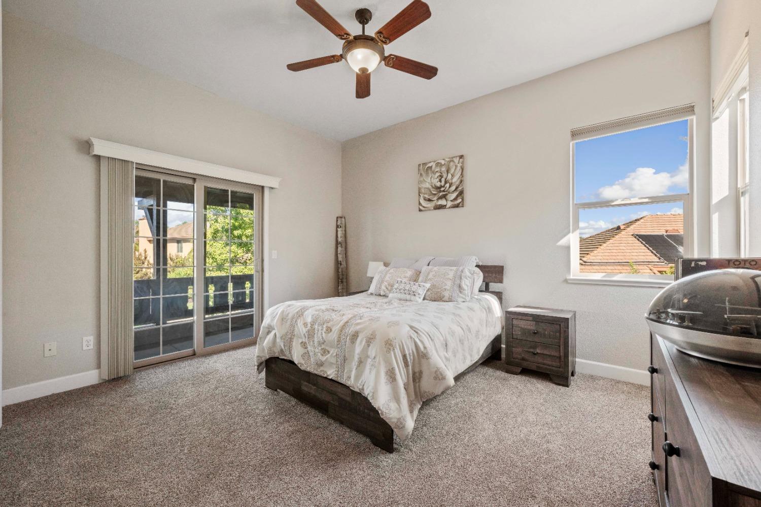 Detail Gallery Image 14 of 36 For 6717 Caprezzo Way, Elk Grove,  CA 95757 - 5 Beds | 4/1 Baths