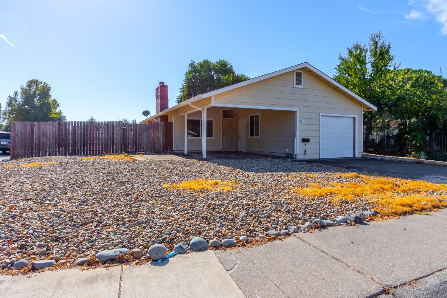 Detail Gallery Image 3 of 28 For 901 Joan St, West Sacramento,  CA 95605 - 3 Beds | 2 Baths