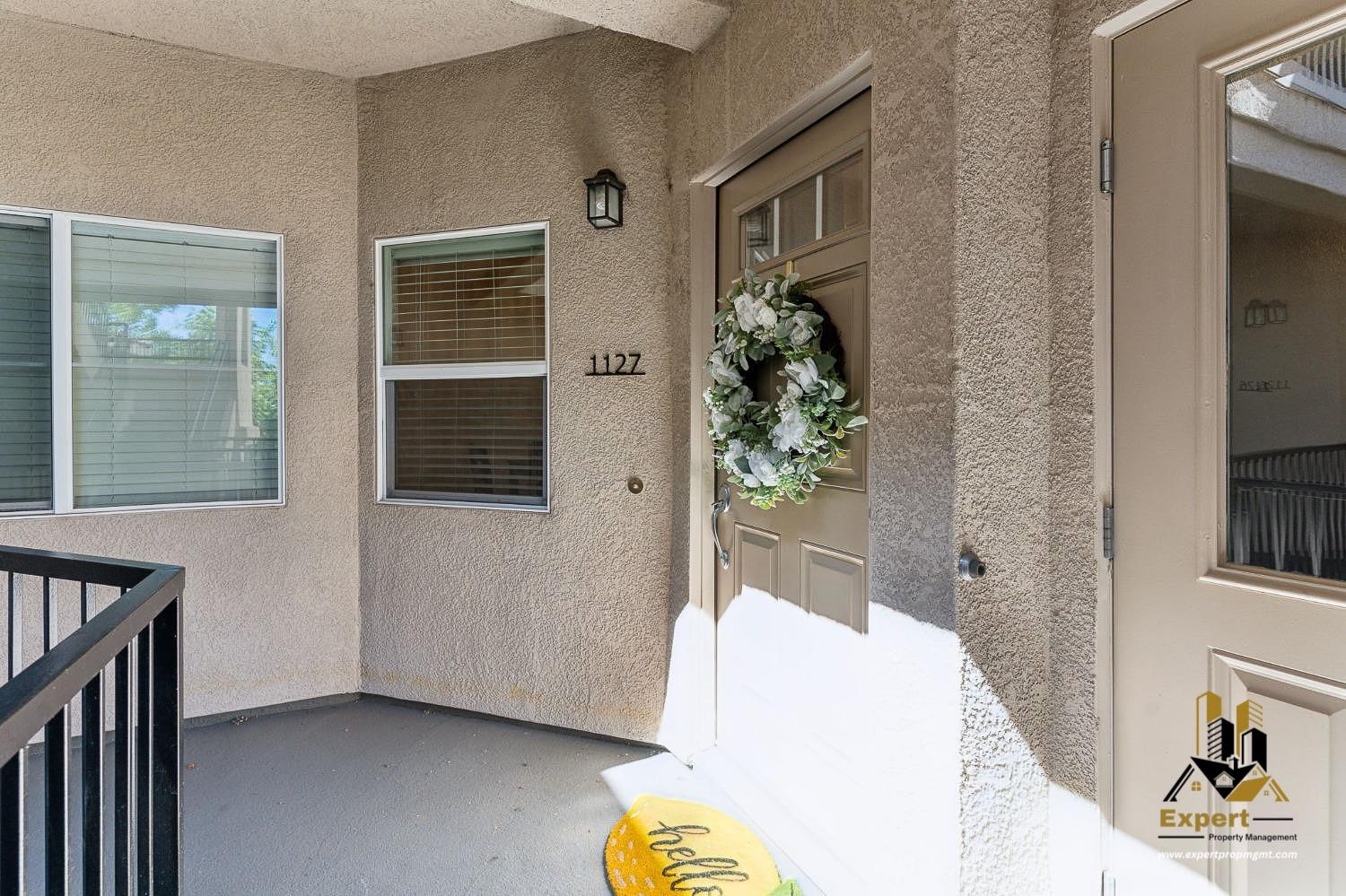 Detail Gallery Image 1 of 24 For 1100 Moon Cir #1127,  Folsom,  CA 95630 - 2 Beds | 2 Baths