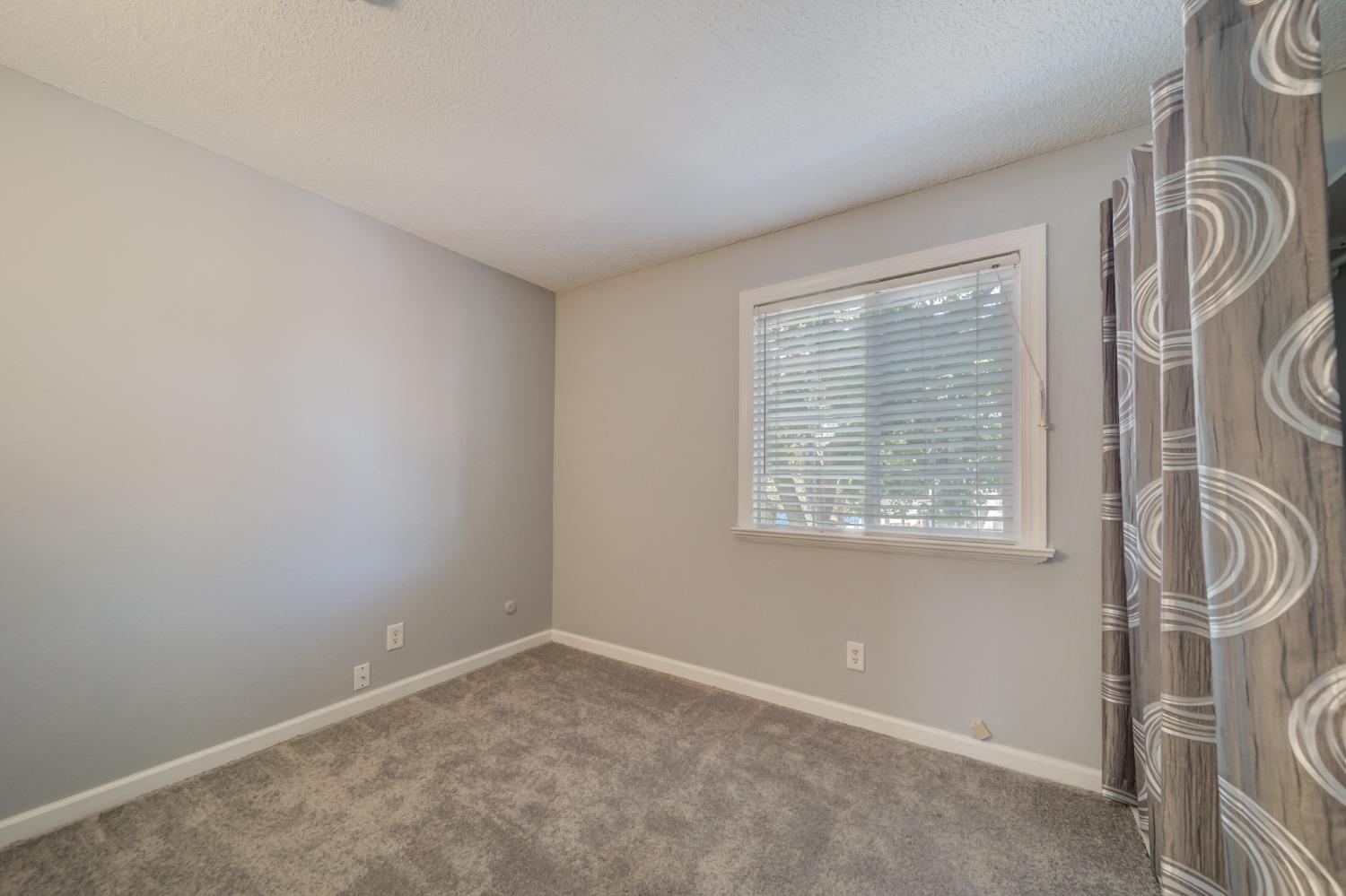 Detail Gallery Image 39 of 48 For 5005 Harebell Ct, Sacramento,  CA 95842 - 4 Beds | 2/1 Baths