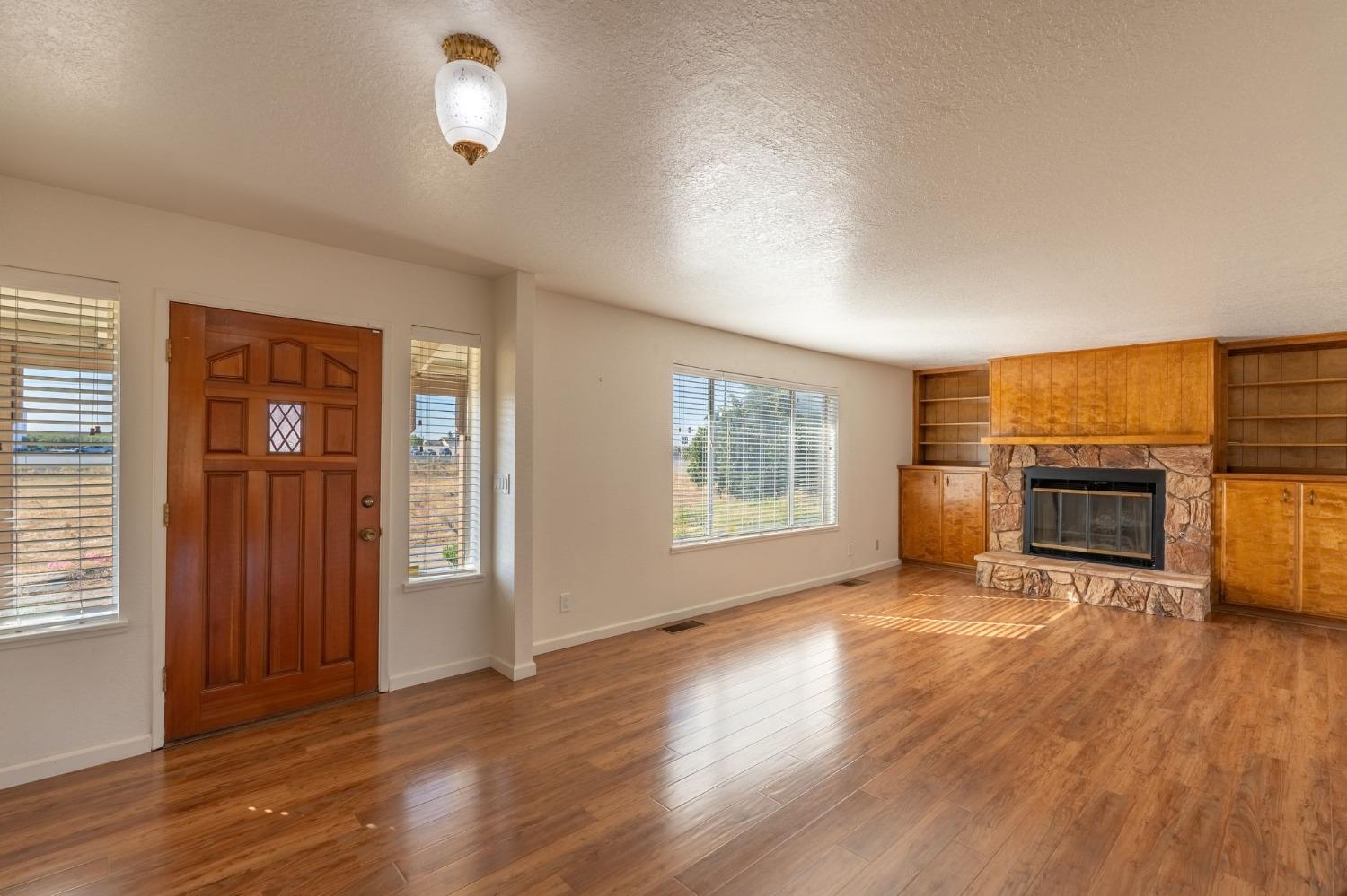 Detail Gallery Image 12 of 45 For 5052 Tully Rd, Modesto,  CA 95356 - 3 Beds | 2/1 Baths