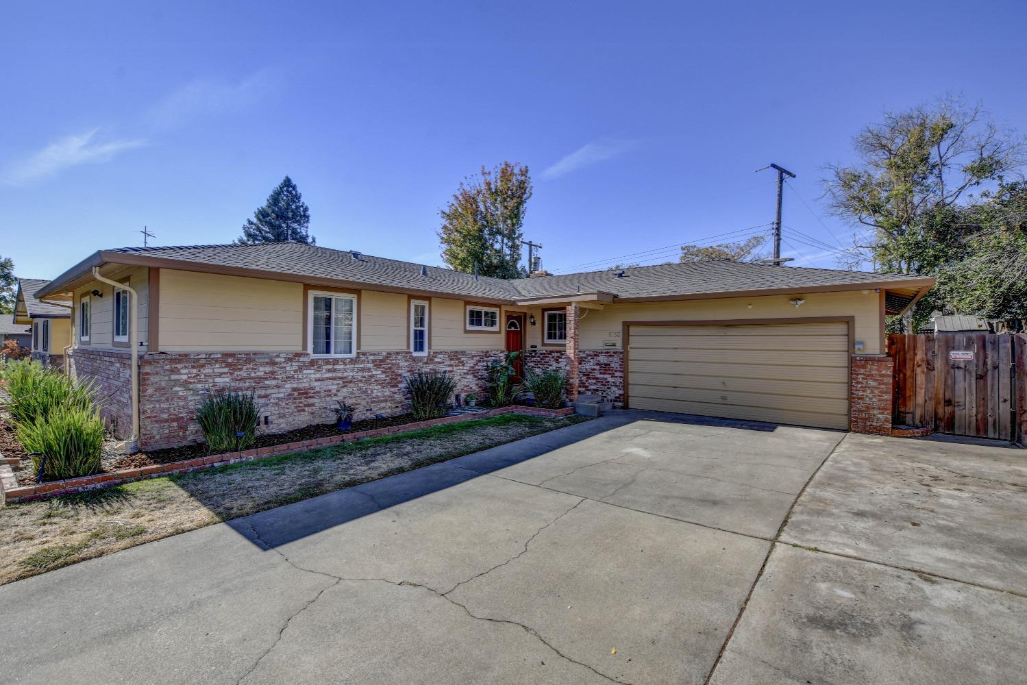 Detail Gallery Image 1 of 21 For 1753 Olympus Dr, Sacramento,  CA 95864 - 3 Beds | 2 Baths