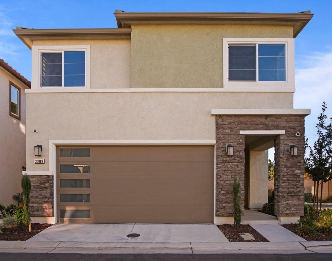 Detail Gallery Image 2 of 25 For 3909 Enchantment Ln, Turlock,  CA 95382 - 3 Beds | 2/1 Baths