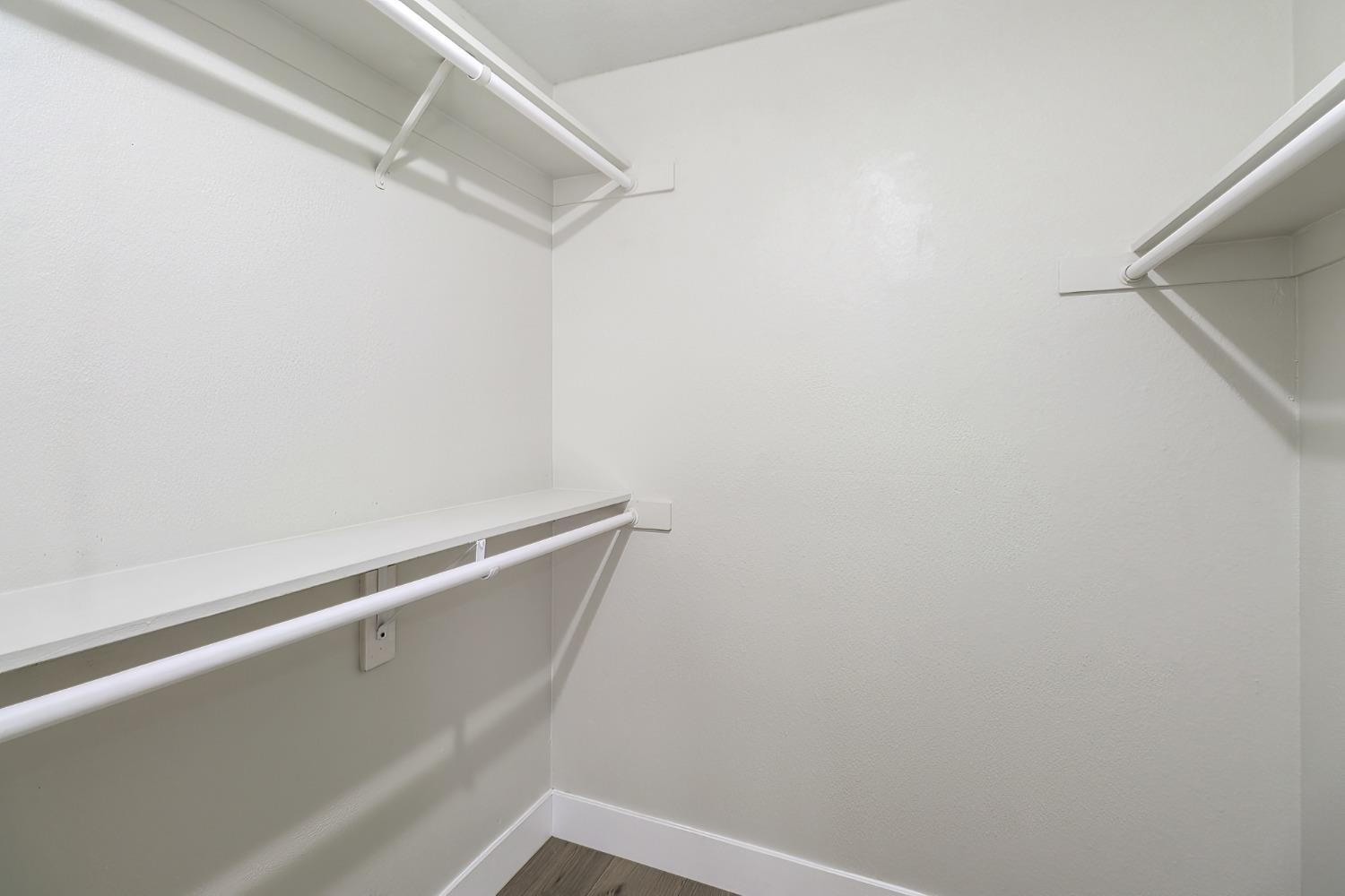 Detail Gallery Image 44 of 68 For 2408 Larkspur Ln #248,  Sacramento,  CA 95825 - 2 Beds | 1/1 Baths