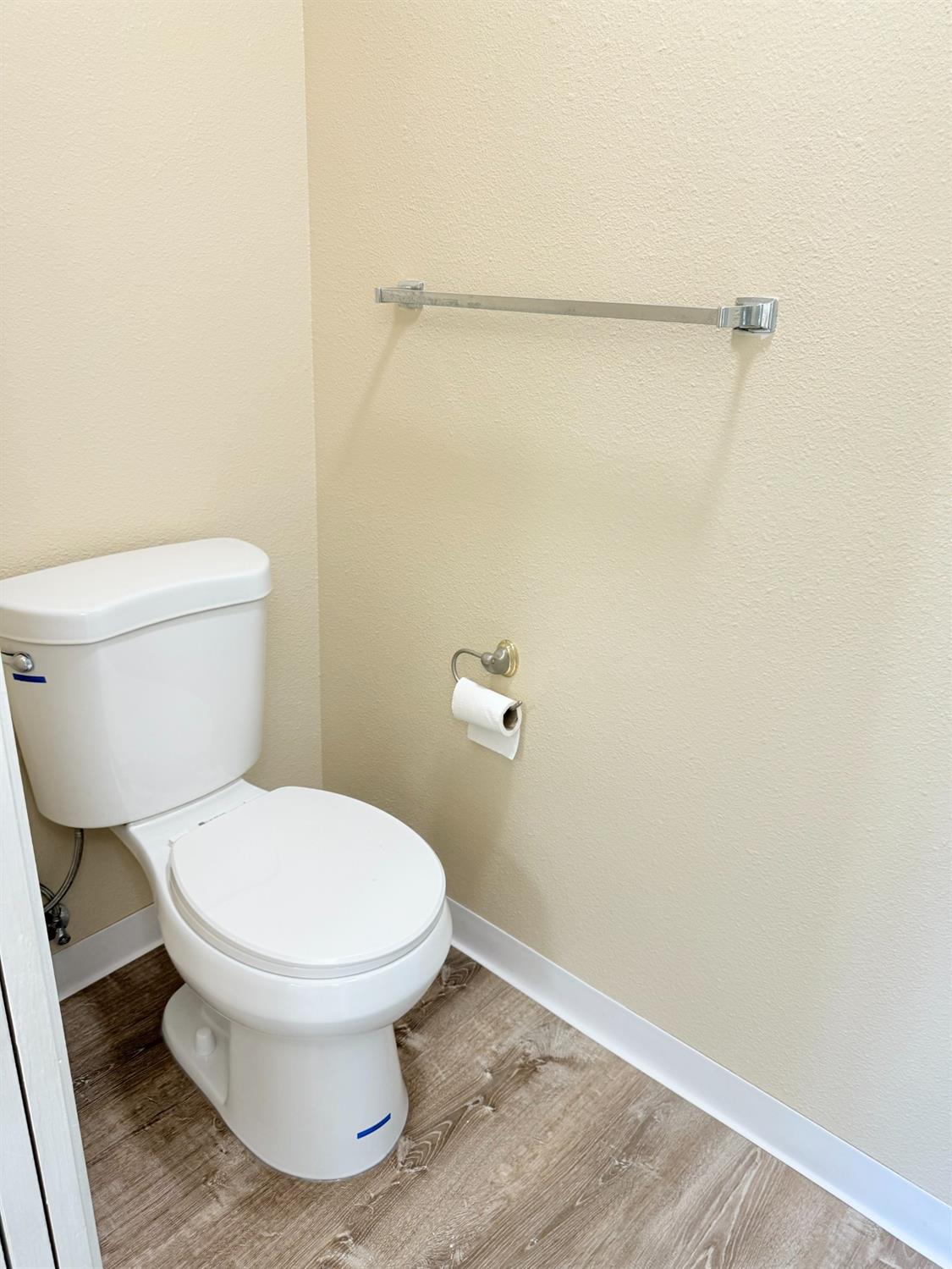 Detail Gallery Image 14 of 38 For 4075 Weymouth Ln, Sacramento,  CA 95823 - 3 Beds | 2/1 Baths