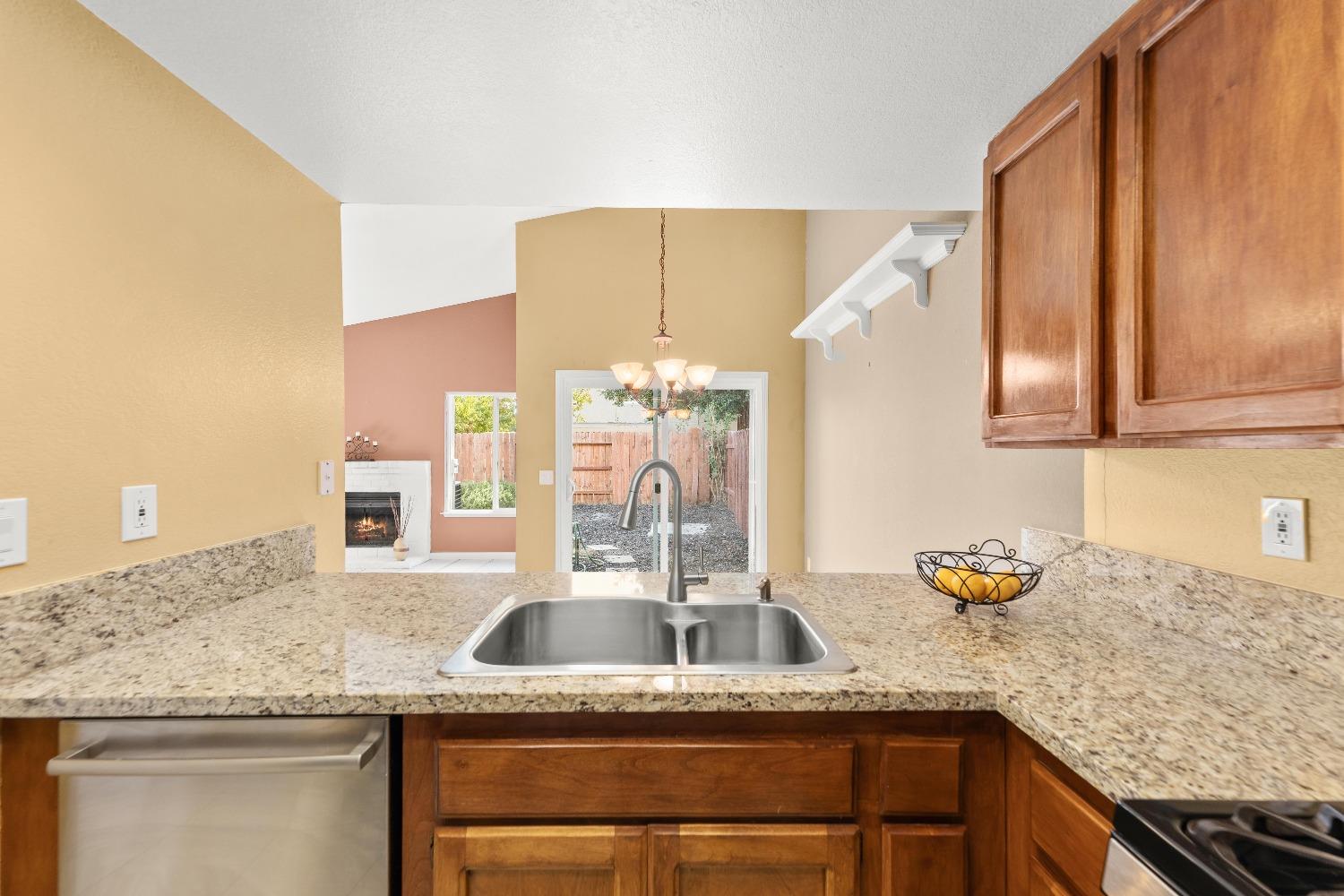 Detail Gallery Image 19 of 53 For 1236 Andalusia Dr, Sacramento,  CA 95833 - 2 Beds | 2 Baths