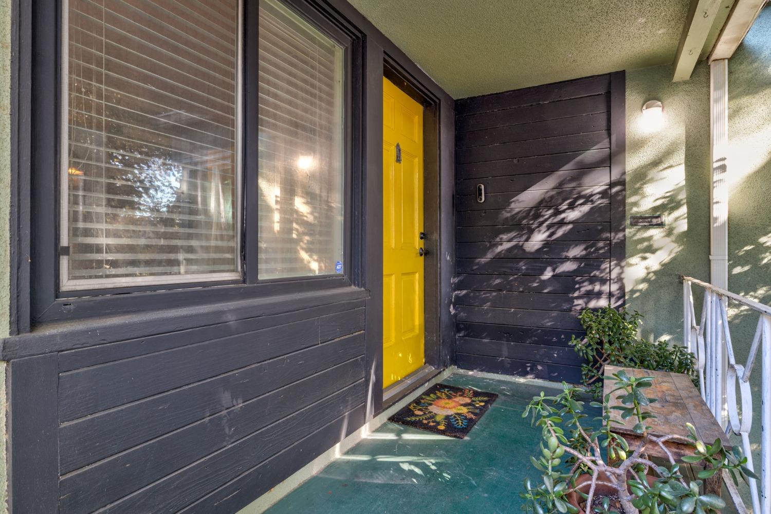 Detail Gallery Image 6 of 65 For 1521 W St, Sacramento,  CA 95818 - 2 Beds | 1 Baths