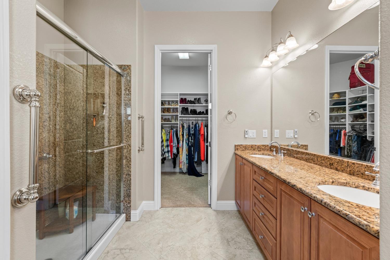 Detail Gallery Image 11 of 38 For 2136 Land End Loop, Roseville,  CA 95747 - 3 Beds | 2 Baths