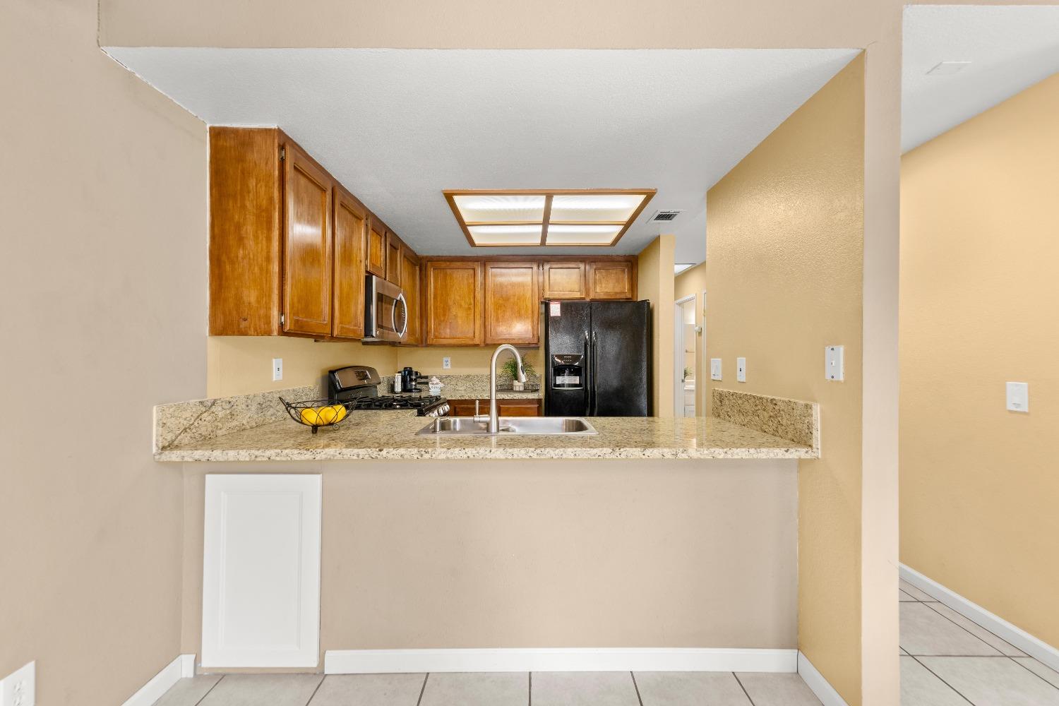 Detail Gallery Image 15 of 53 For 1236 Andalusia Dr, Sacramento,  CA 95833 - 2 Beds | 2 Baths