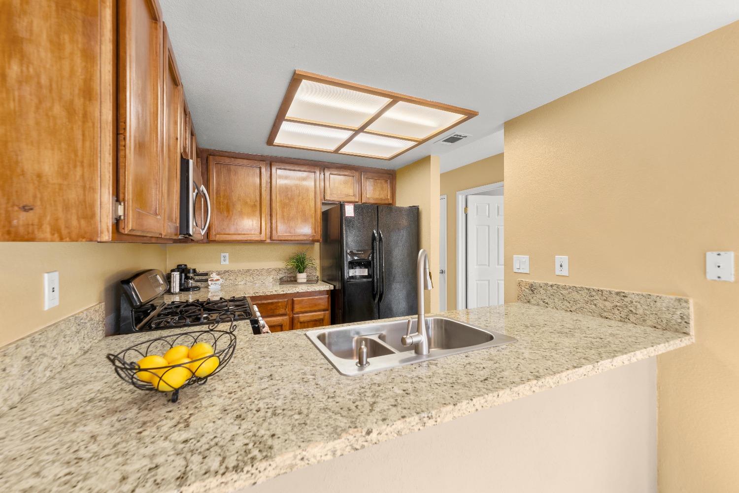 Detail Gallery Image 16 of 53 For 1236 Andalusia Dr, Sacramento,  CA 95833 - 2 Beds | 2 Baths