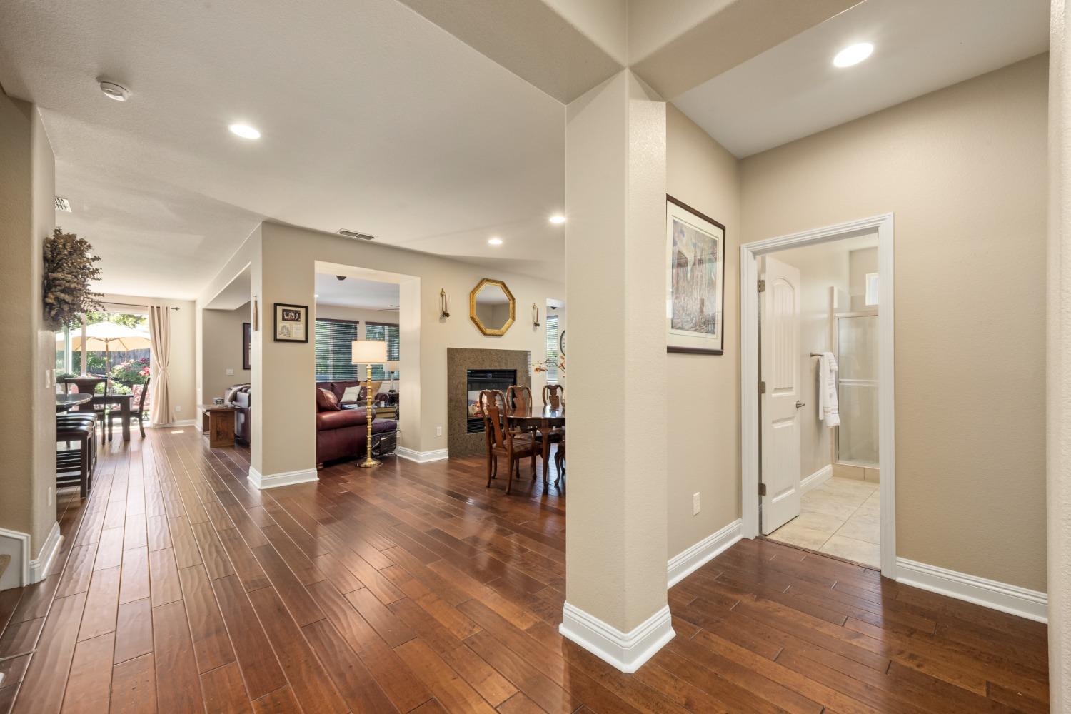 Detail Gallery Image 11 of 76 For 2735 Dana Loop, El Dorado Hills,  CA 95762 - 5 Beds | 4 Baths