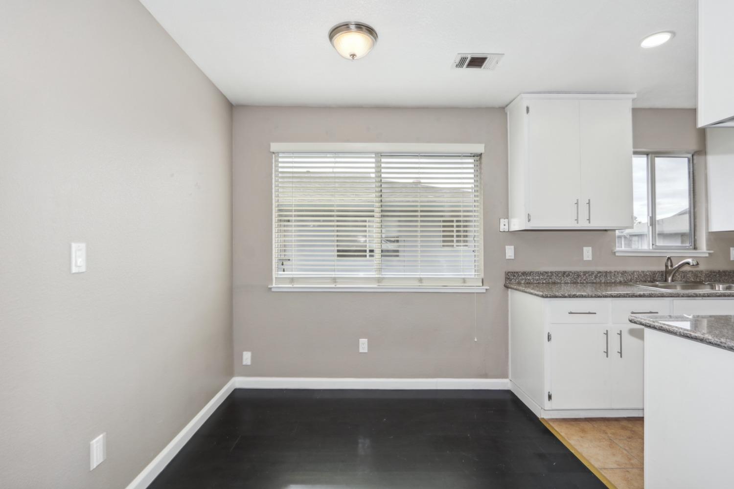 Detail Gallery Image 14 of 27 For 4415 Calandria St #4,  Stockton,  CA 95207 - 2 Beds | 1 Baths