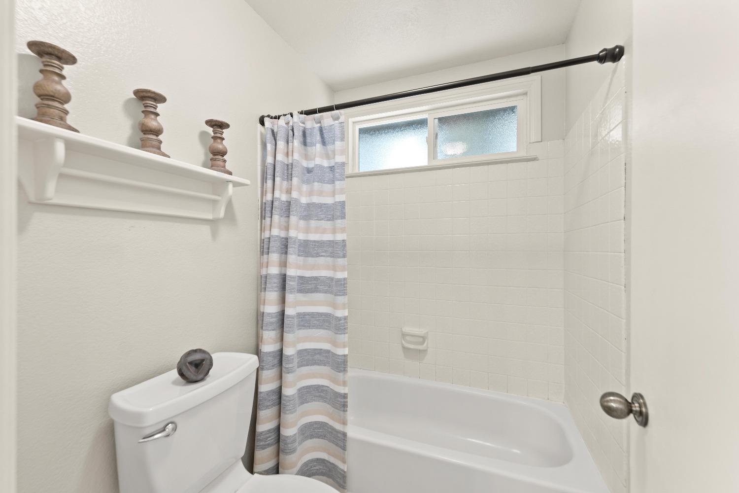 Detail Gallery Image 23 of 53 For 1236 Andalusia Dr, Sacramento,  CA 95833 - 2 Beds | 2 Baths