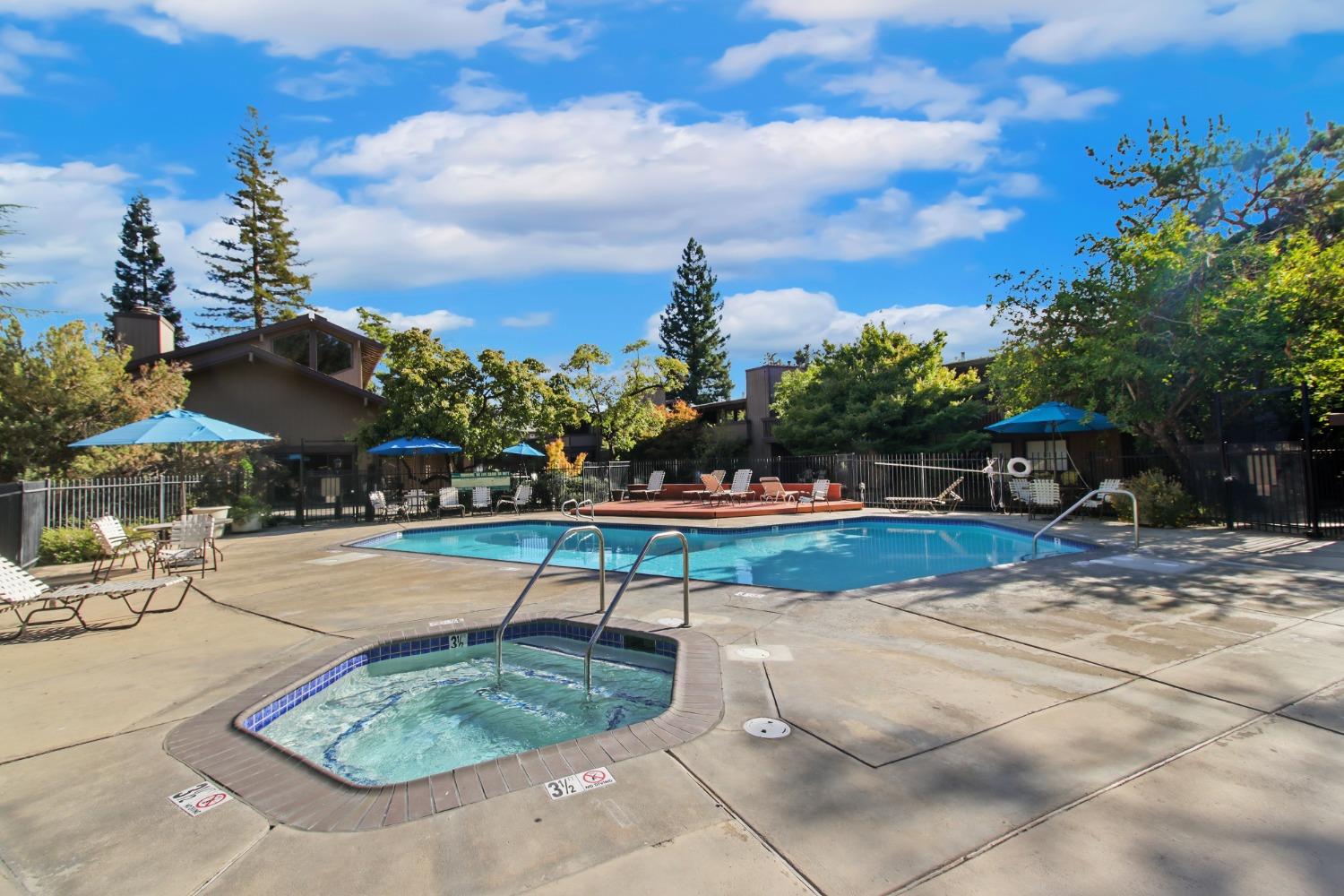 Detail Gallery Image 58 of 68 For 2408 Larkspur Ln #248,  Sacramento,  CA 95825 - 2 Beds | 1/1 Baths