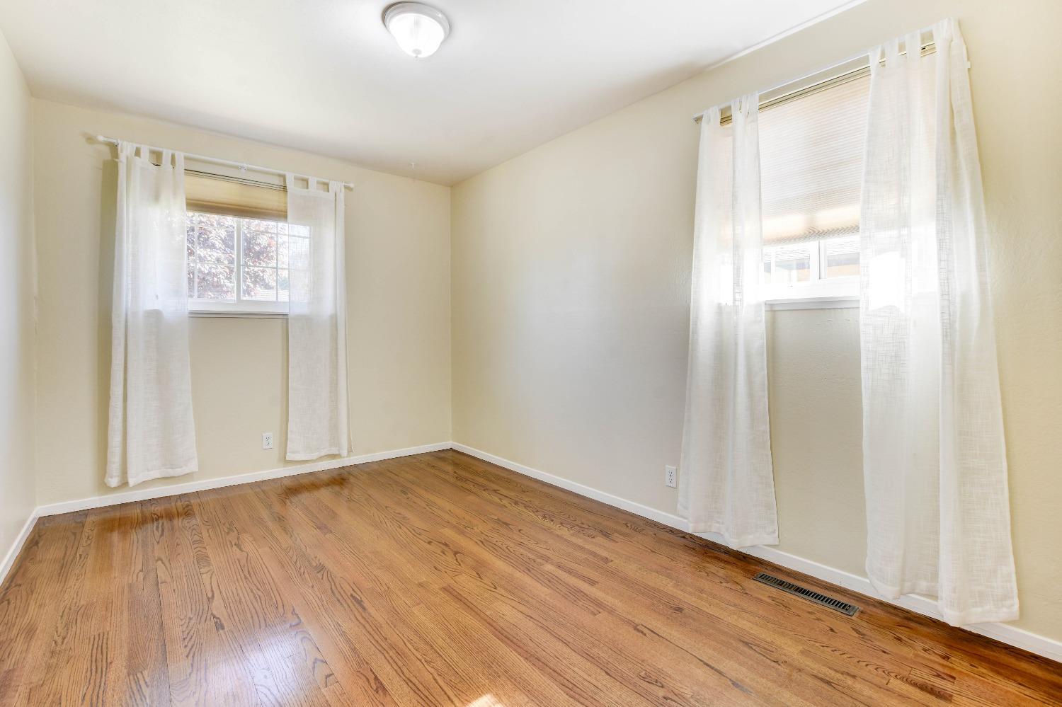 Detail Gallery Image 18 of 21 For 1753 Olympus Dr, Sacramento,  CA 95864 - 3 Beds | 2 Baths