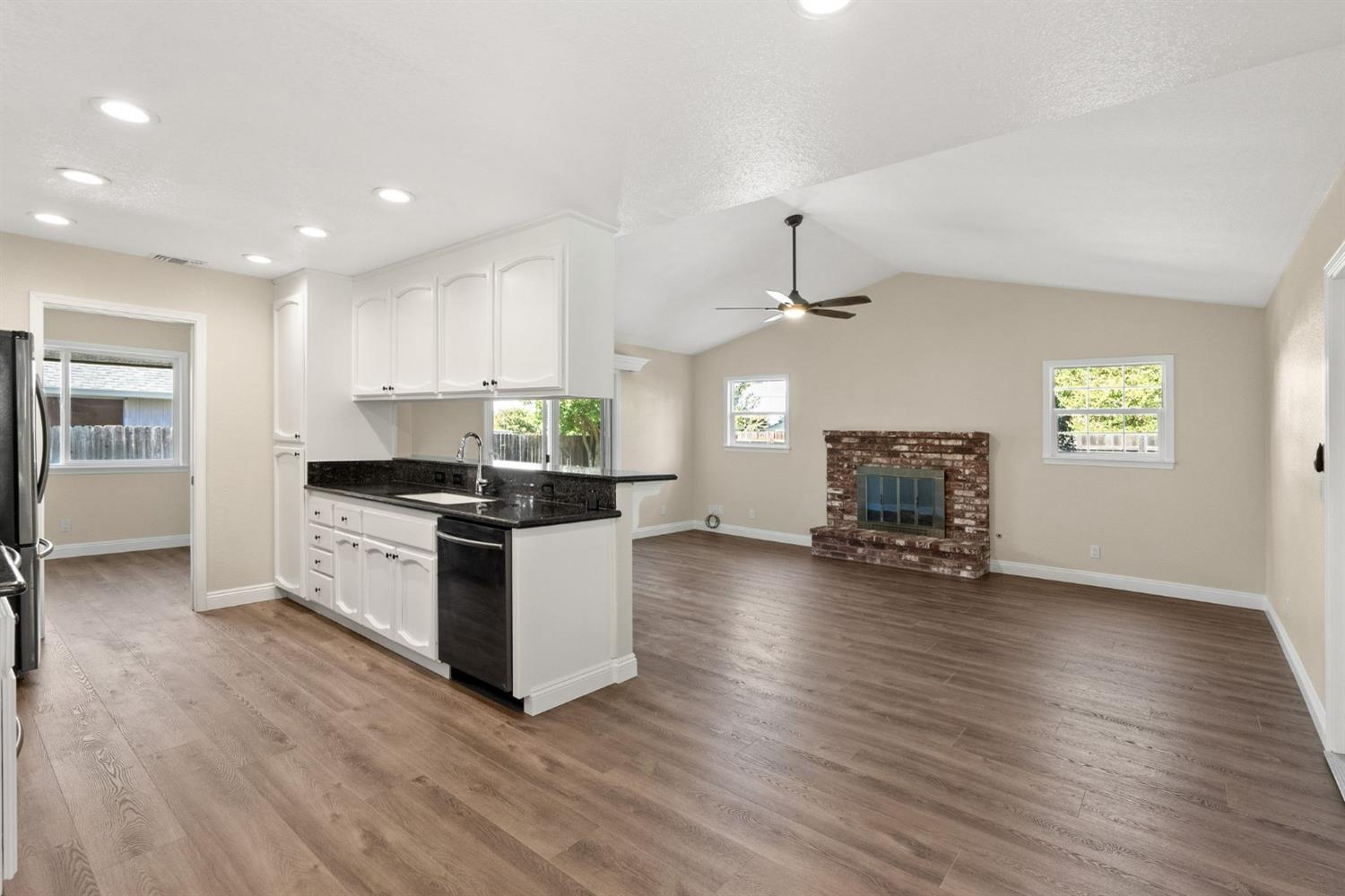 Detail Gallery Image 8 of 24 For 3697 Halter Ct, Sacramento,  CA 95821 - 3 Beds | 2 Baths