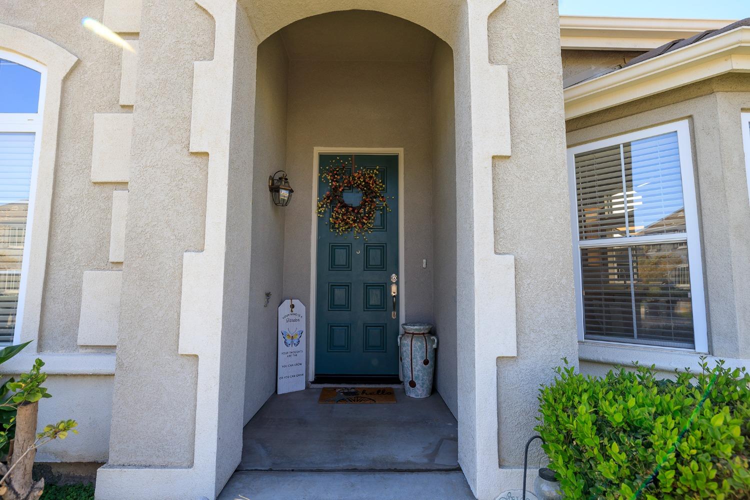 Detail Gallery Image 2 of 44 For 1805 New Chesham Ct, Modesto,  CA 95355 - 3 Beds | 2 Baths