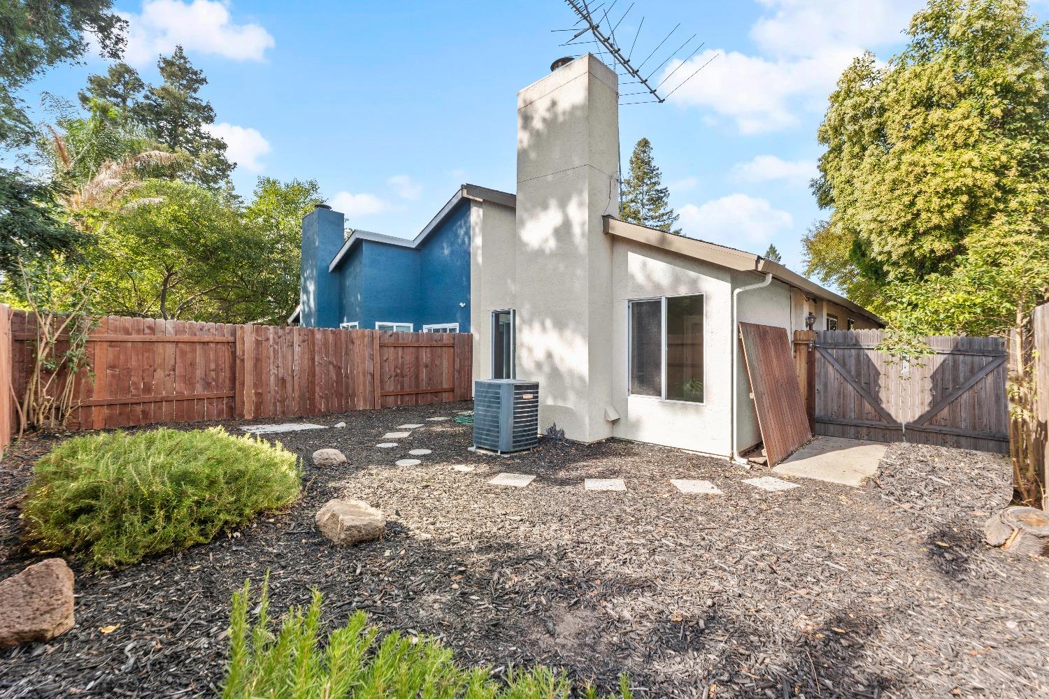 Detail Gallery Image 37 of 53 For 1236 Andalusia Dr, Sacramento,  CA 95833 - 2 Beds | 2 Baths