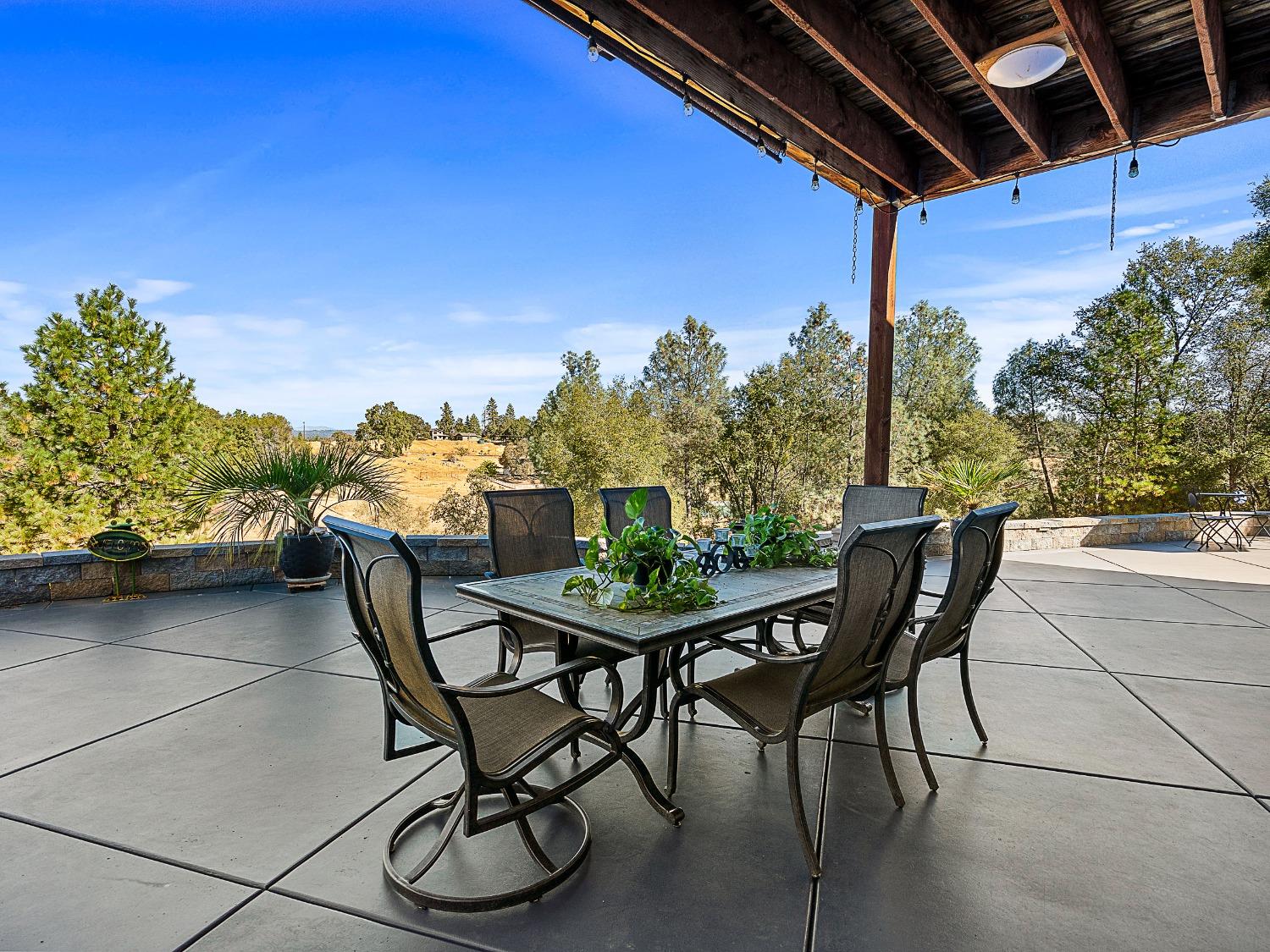 Detail Gallery Image 23 of 52 For 3102 Squirrel Hollow Rd, Somerset,  CA 95684 - 3 Beds | 3/1 Baths