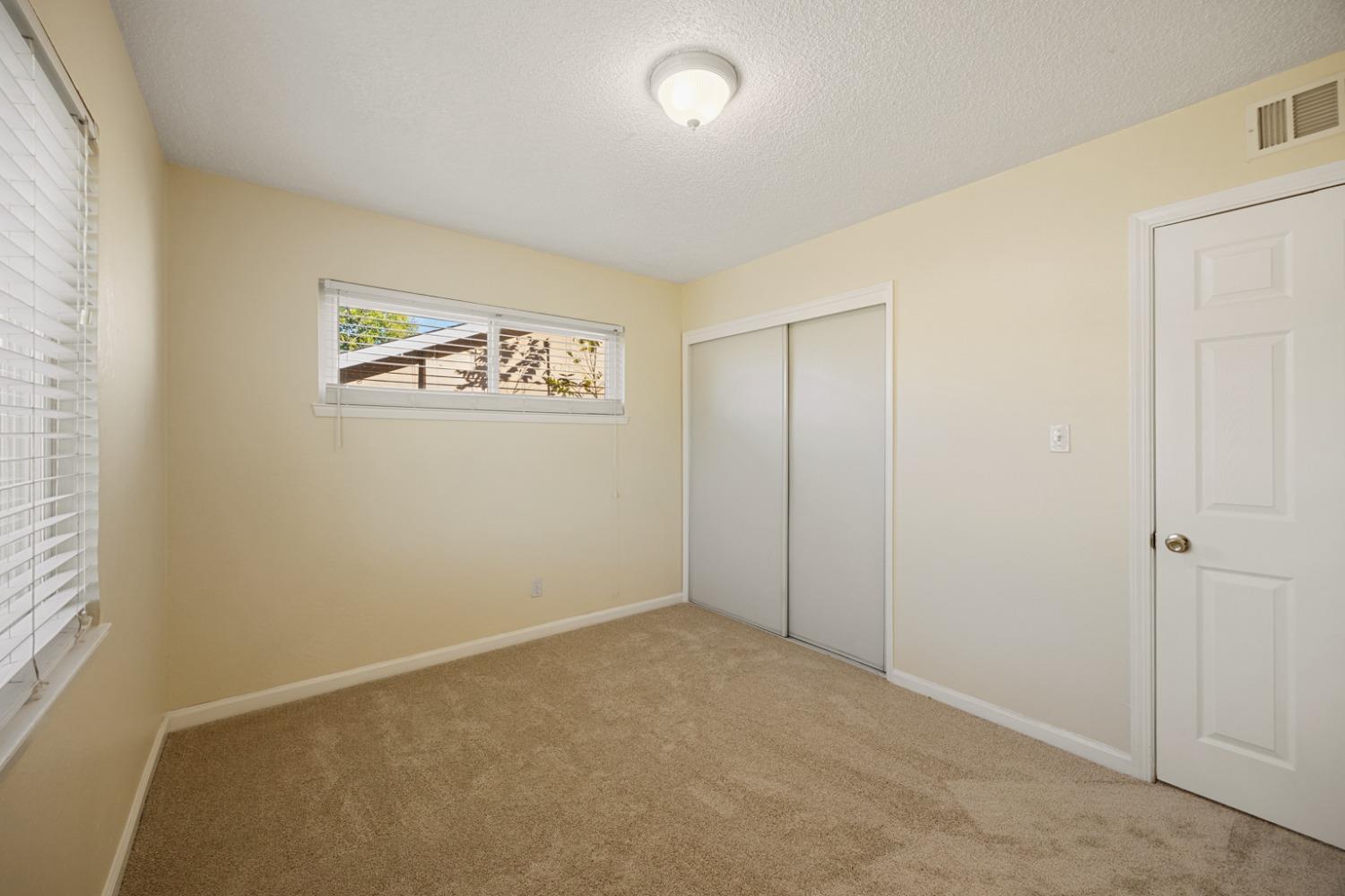 Detail Gallery Image 19 of 30 For 7129 Thomas Dr, North Highlands,  CA 95660 - 3 Beds | 1/1 Baths