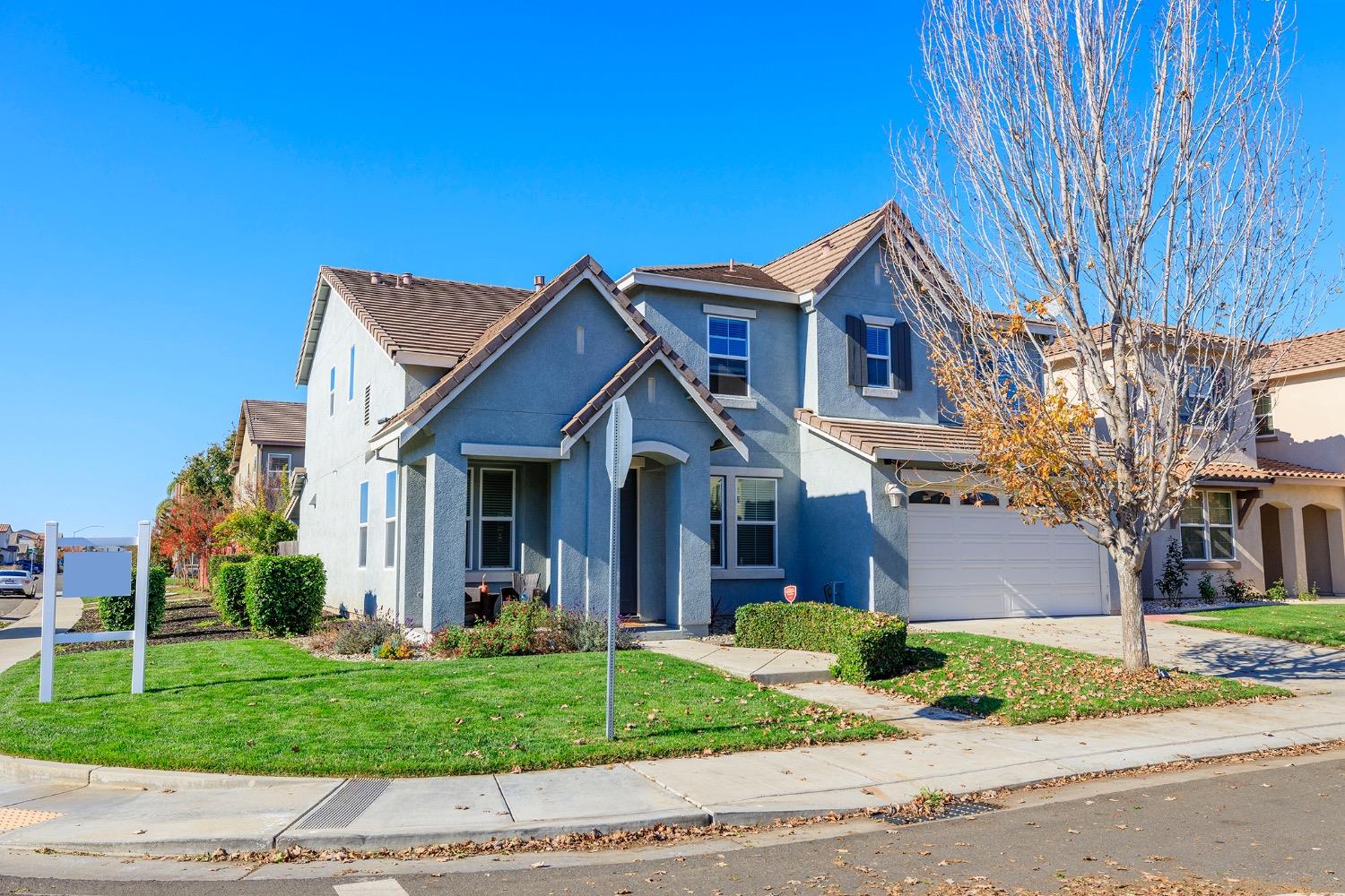 Detail Gallery Image 2 of 81 For 2901 Escalon Pl, Modesto,  CA 95355 - 4 Beds | 3 Baths