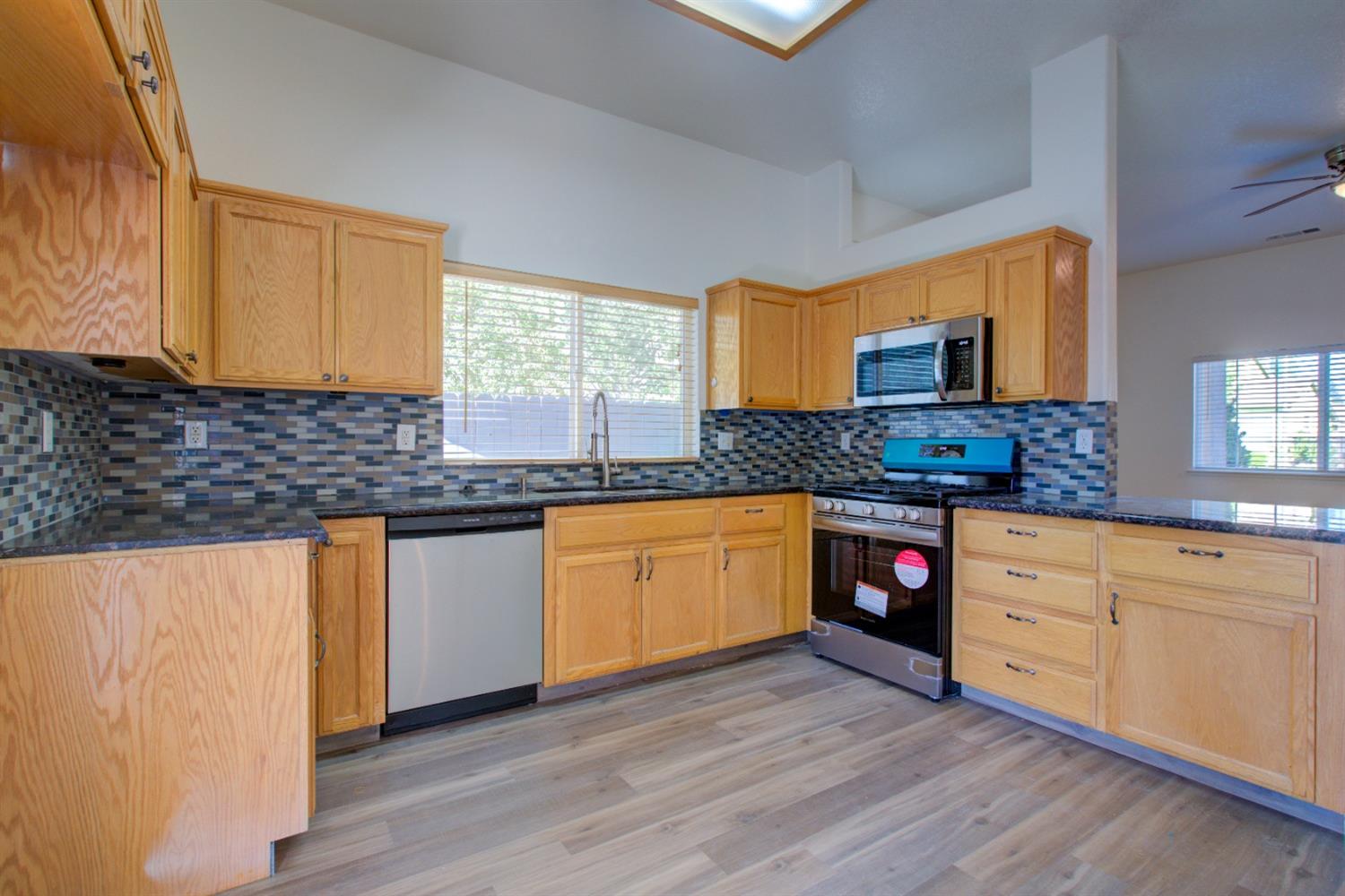 Detail Gallery Image 17 of 51 For 632 Helen Dr, Turlock,  CA 95382 - 3 Beds | 2 Baths