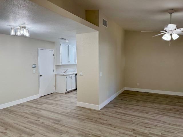 Detail Gallery Image 9 of 40 For 7313 Sunsweet Ln, Sacramento,  CA 95828 - 3 Beds | 2 Baths