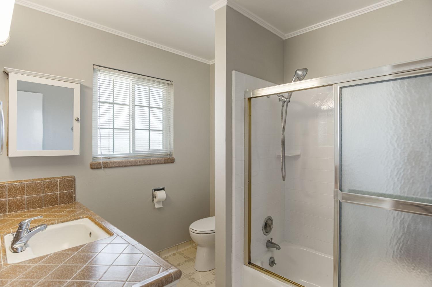 Detail Gallery Image 19 of 33 For 2105 N Denair Ave, Turlock,  CA 95382 - 3 Beds | 2/1 Baths