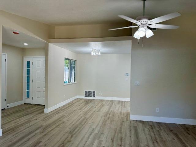 Detail Gallery Image 10 of 40 For 7313 Sunsweet Ln, Sacramento,  CA 95828 - 3 Beds | 2 Baths