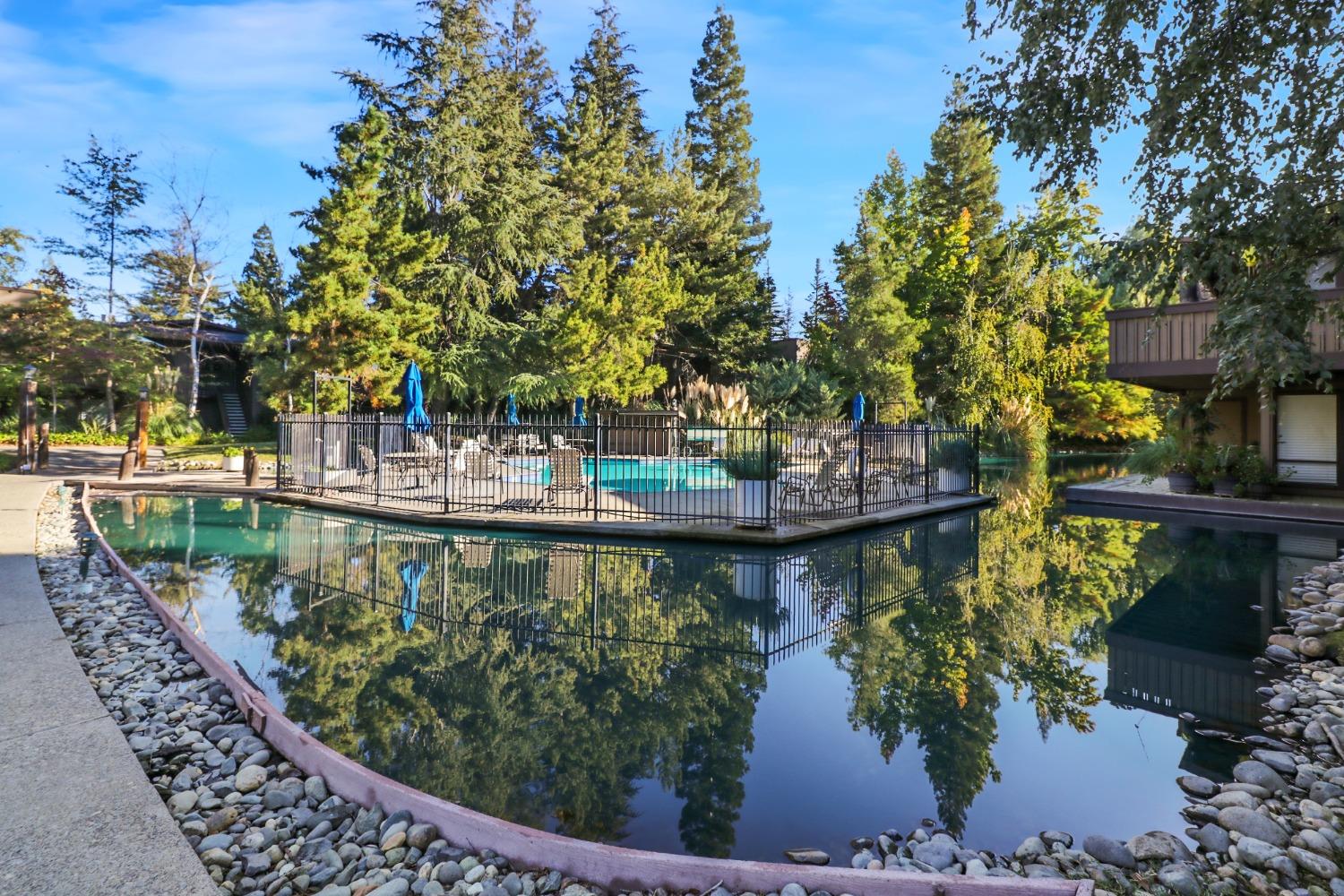 Detail Gallery Image 63 of 68 For 2408 Larkspur Ln #248,  Sacramento,  CA 95825 - 2 Beds | 1/1 Baths