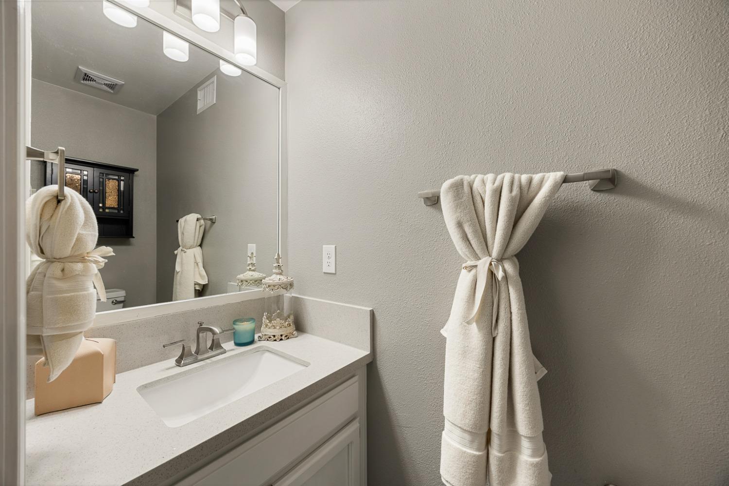 Detail Gallery Image 26 of 64 For 9200 Camden Lake Way, Elk Grove,  CA 95624 - 3 Beds | 2/1 Baths