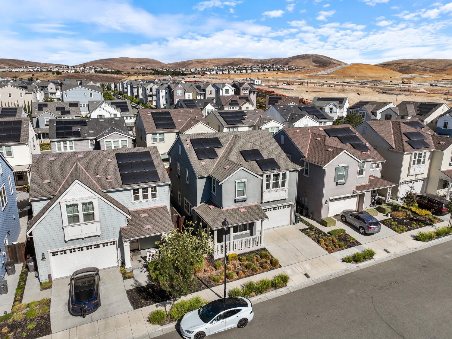 Detail Gallery Image 42 of 49 For 2100 Carbondale Cir, Dublin,  CA 94568 - 3 Beds | 3/1 Baths