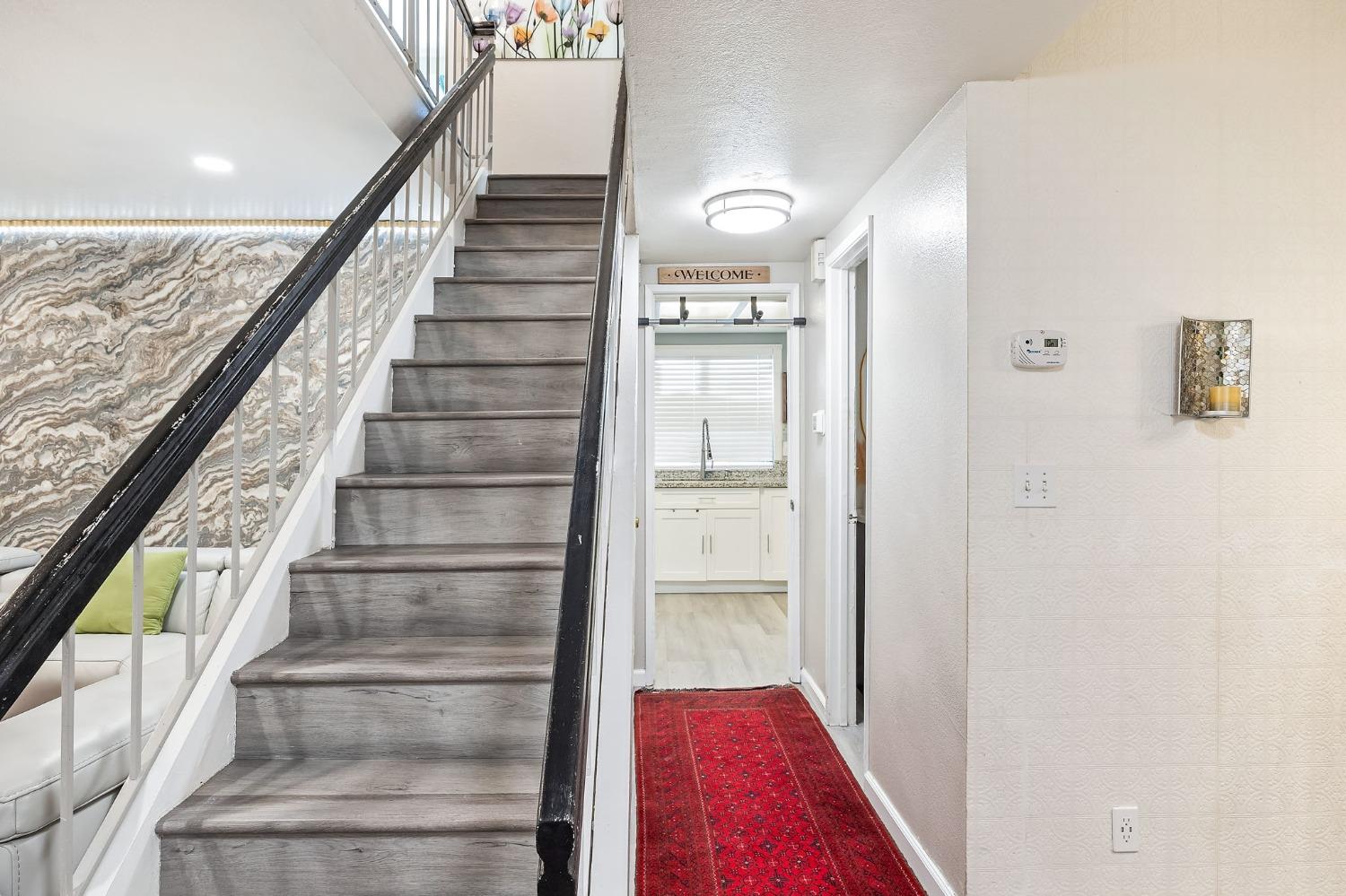 Detail Gallery Image 12 of 43 For 8529 Center Pkwy, Sacramento,  CA 95823 - 3 Beds | 2/1 Baths