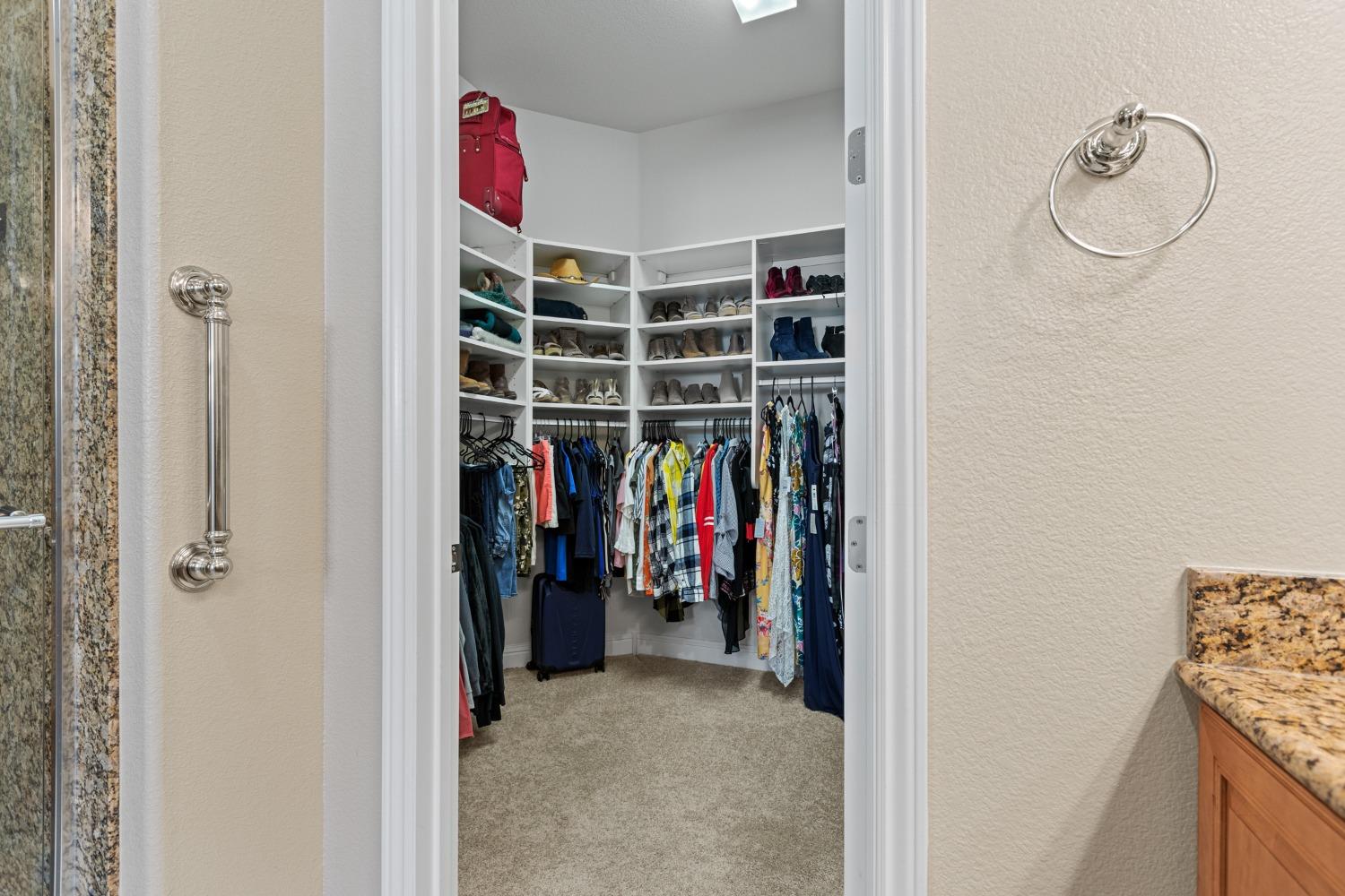 Detail Gallery Image 12 of 38 For 2136 Land End Loop, Roseville,  CA 95747 - 3 Beds | 2 Baths