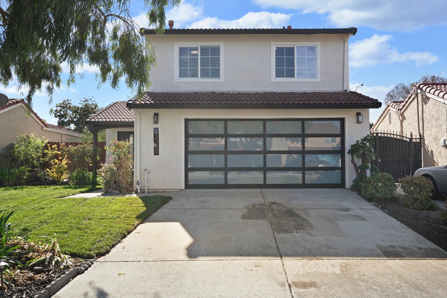 Detail Gallery Image 3 of 45 For 33050 Calistoga St, Union City,  CA 94587 - 4 Beds | 3/1 Baths