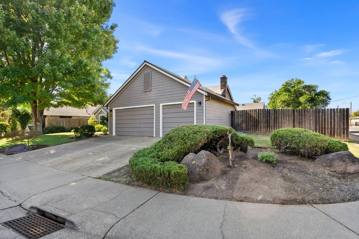 Detail Gallery Image 3 of 24 For 3697 Halter Ct, Sacramento,  CA 95821 - 3 Beds | 2 Baths