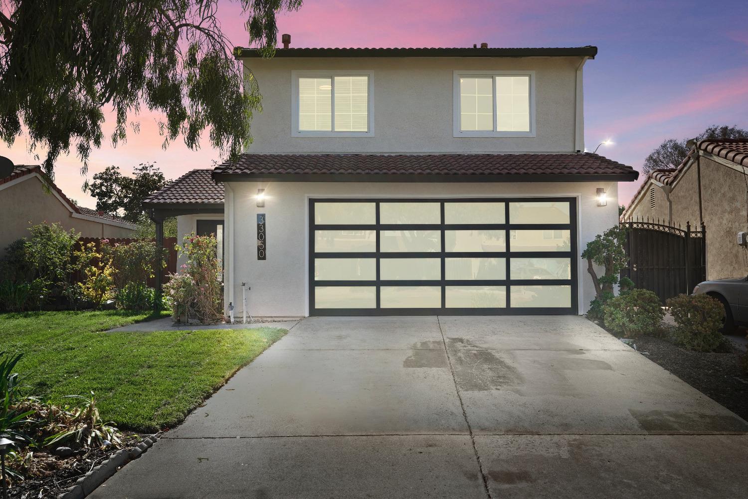 Detail Gallery Image 2 of 45 For 33050 Calistoga St, Union City,  CA 94587 - 4 Beds | 3/1 Baths