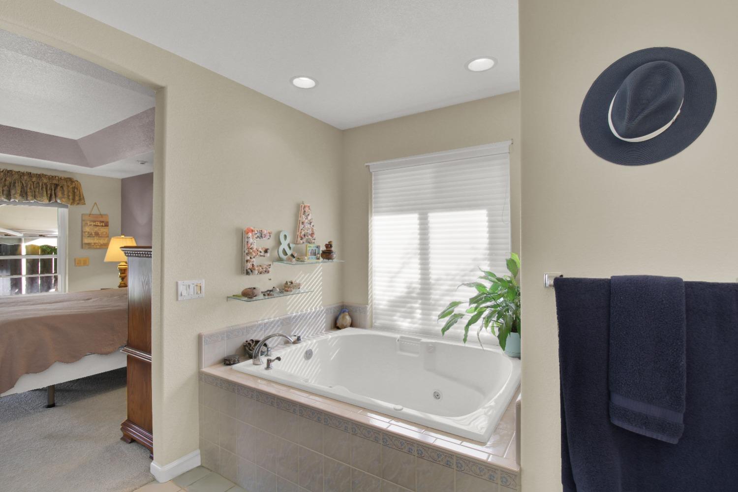 Detail Gallery Image 40 of 70 For 2164 Rothbury Ct, Turlock,  CA 95382 - 3 Beds | 2 Baths