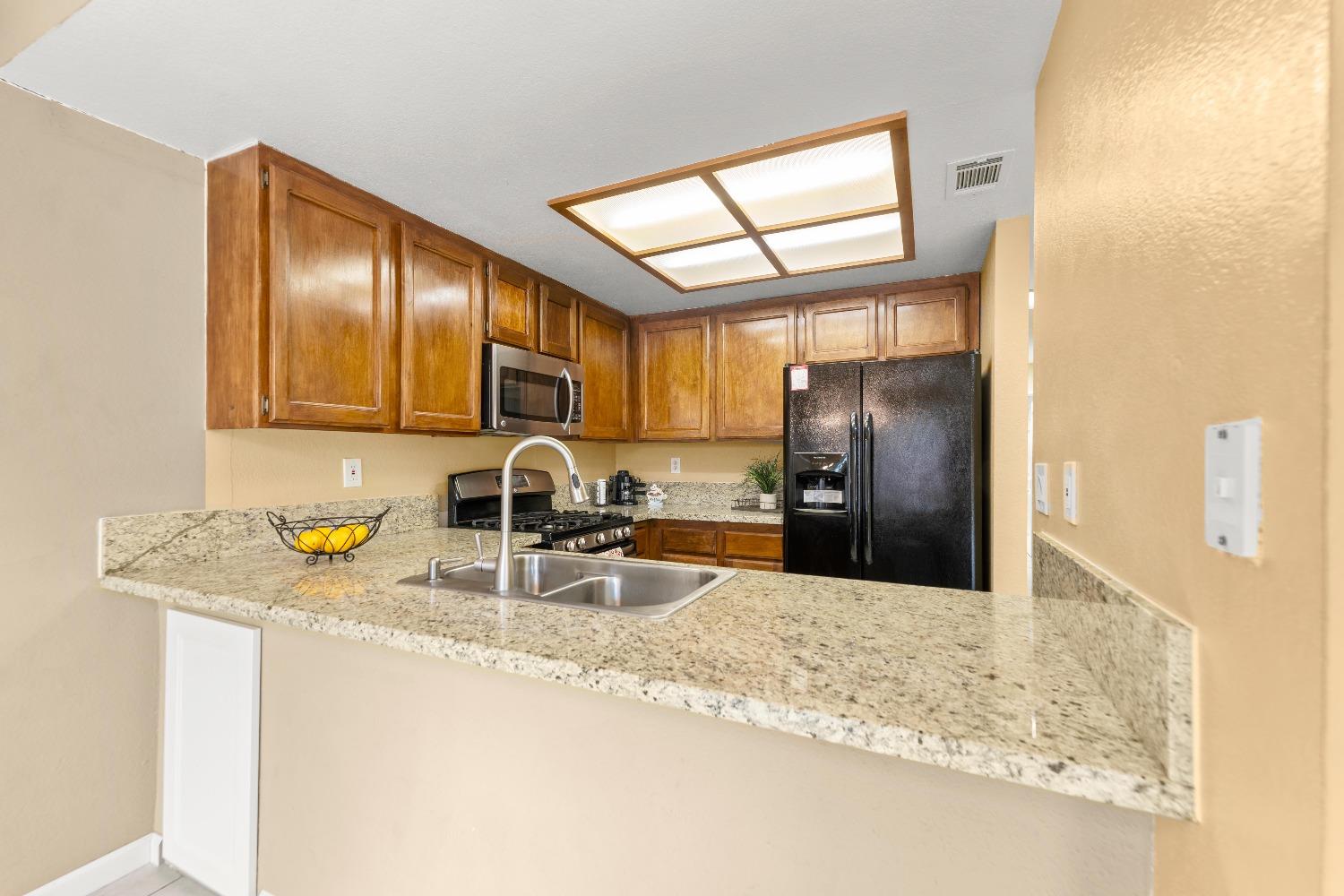 Detail Gallery Image 14 of 53 For 1236 Andalusia Dr, Sacramento,  CA 95833 - 2 Beds | 2 Baths