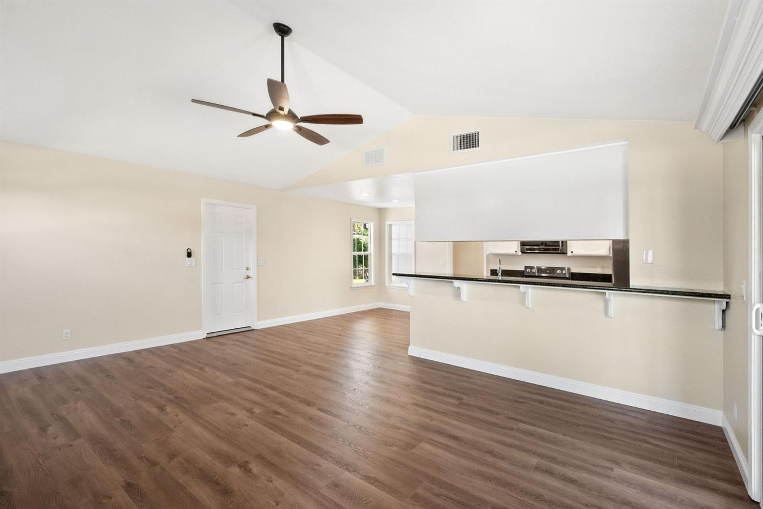 Detail Gallery Image 10 of 24 For 3697 Halter Ct, Sacramento,  CA 95821 - 3 Beds | 2 Baths