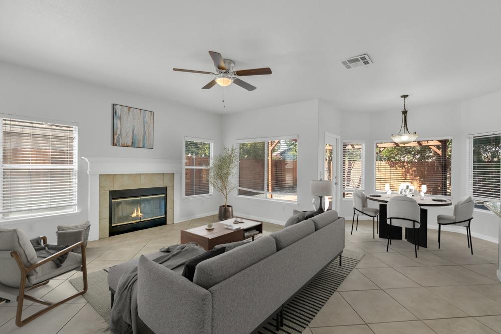 Detail Gallery Image 7 of 59 For 8946 White Star Way, Elk Grove,  CA 95758 - 4 Beds | 2/1 Baths