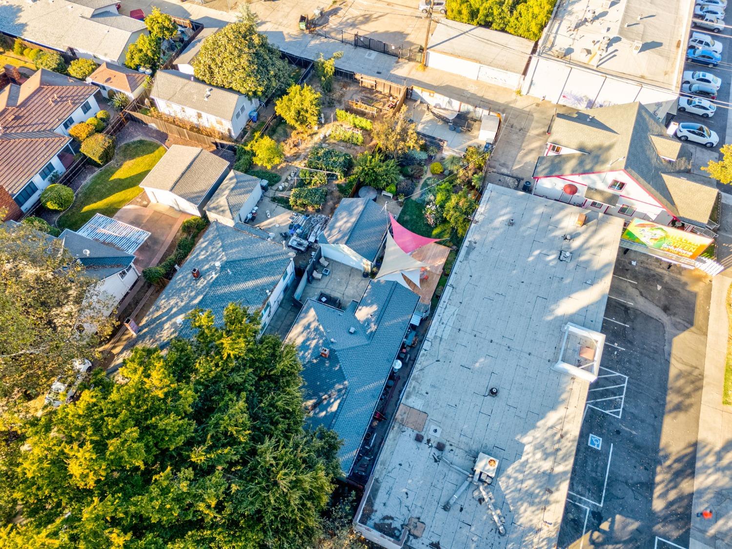 Detail Gallery Image 60 of 65 For 1521 W St, Sacramento,  CA 95818 - 2 Beds | 1 Baths