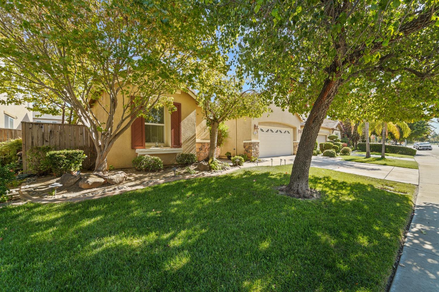 Detail Gallery Image 3 of 41 For 10908 Lakemore Ln, Stockton,  CA 95219 - 4 Beds | 3 Baths